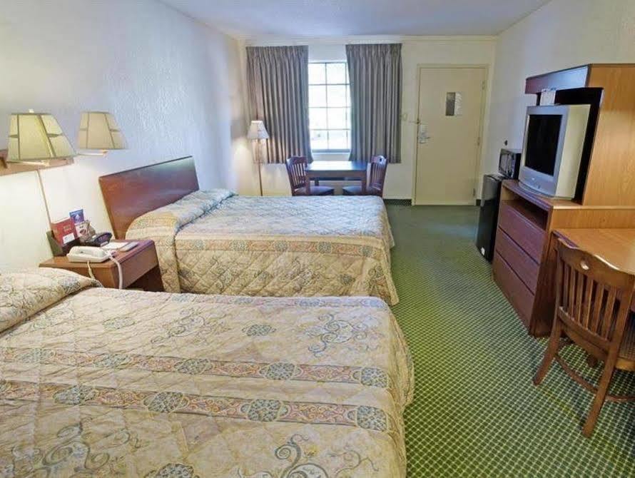 Americas Best Value Inn Richmond South Bellwood Extérieur photo