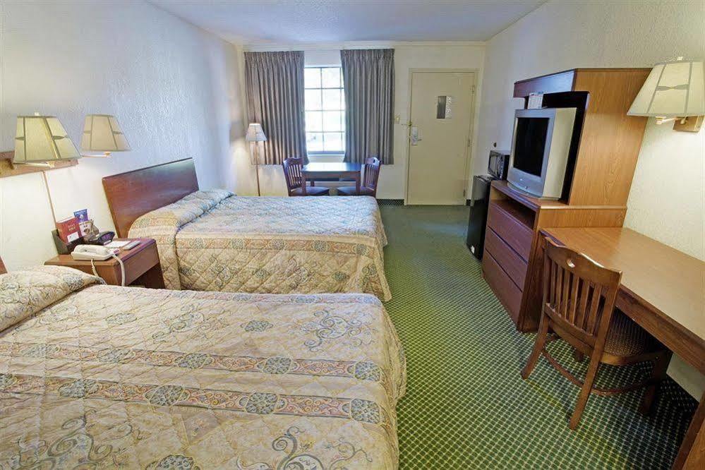 Americas Best Value Inn Richmond South Bellwood Extérieur photo